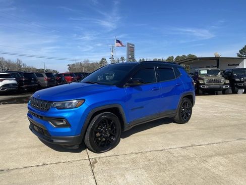 Used 2022 Jeep Compass Altitude image 2