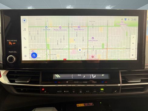 Used 2025 Toyota Sienna XSE image 31