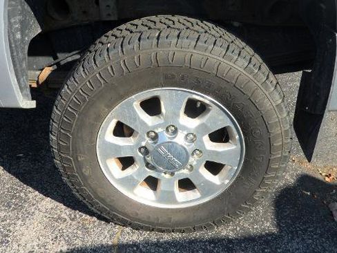 Used 2013 GMC Sierra 2500 SLE w/ SLE Preferred Package image 9