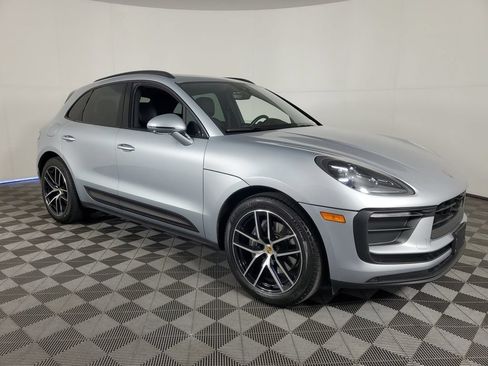 Used 2024 Porsche Macan AWD/4WD image 2