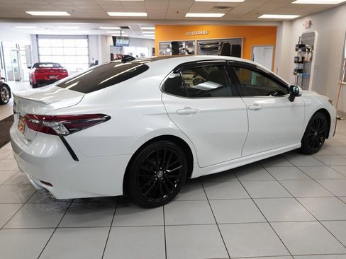 Used 2021 Toyota Camry XSE image 12