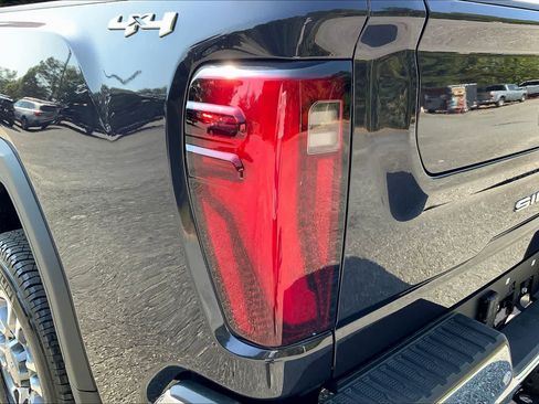 New 2025 GMC Sierra 3500 SLT w/ SLT Premium Package AWD/4WD image 14