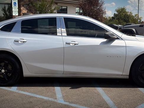 Used 2018 Chevrolet Malibu LS FWD image 21