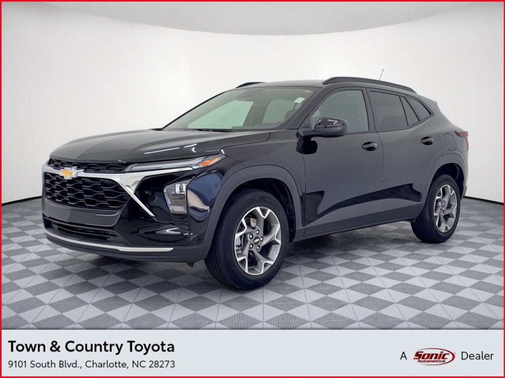 Used 2025 Chevrolet Trax LT w/ LT Convenience Package FWD image 1