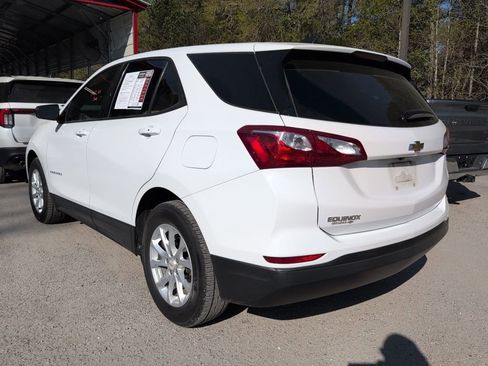 Used 2019 Chevrolet Equinox LS w/ LS Convenience Package image 4