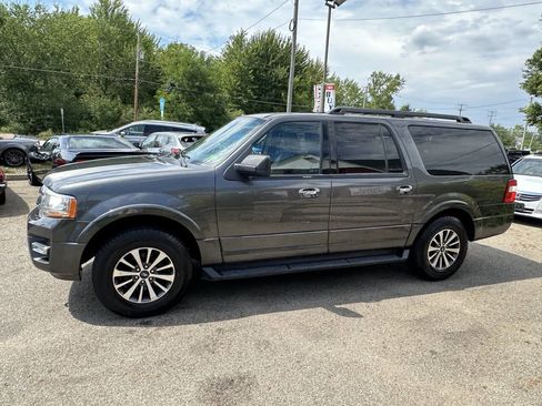 Used 2017 Ford Expedition EL XLT image 3