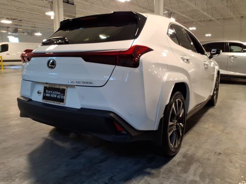 New 2026 Lexus UX 300h AWD image 17