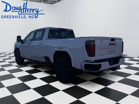 Used 2024 GMC Sierra 2500 AT4 w/ AT4 Preferred Package image 3