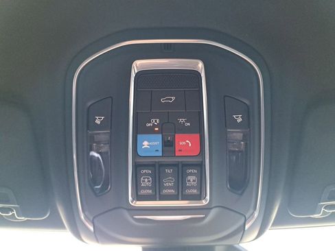 New 2025 Jeep Grand Cherokee Limited image 37