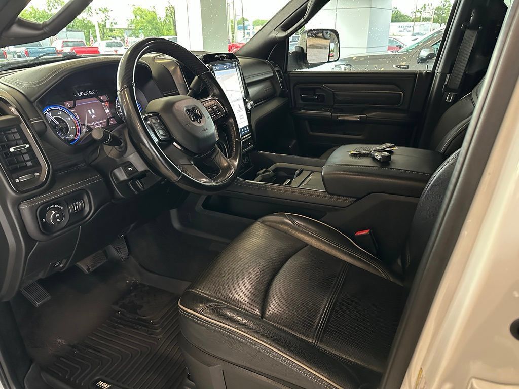 Used 2022 RAM 2500 Limited w/ Night Edition AWD/4WD image 10