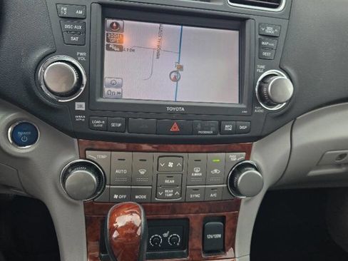 Used 2011 Toyota Highlander Limited image 23