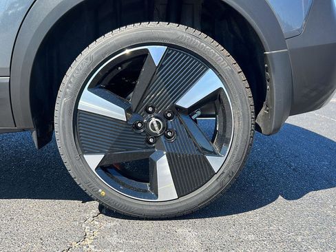 New 2025 Nissan Kicks SR image 9