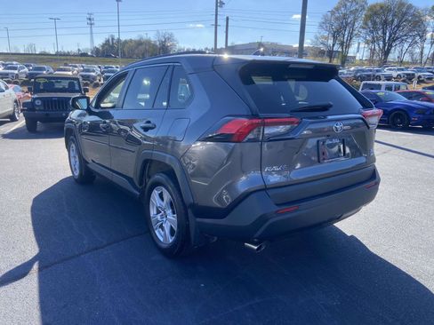 Used 2020 Toyota RAV4 XLE image 7