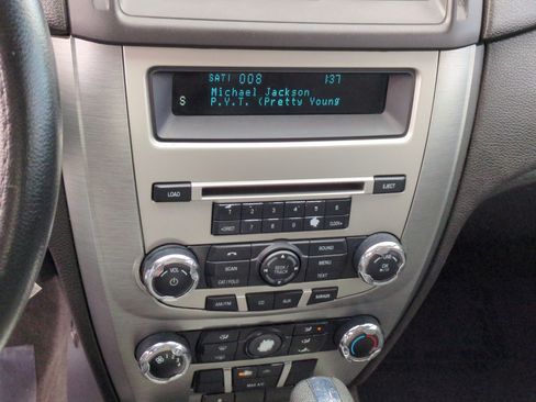 Used 2010 Ford Fusion SE image 23