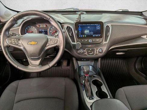 Used 2024 Chevrolet Malibu RS FWD image 23