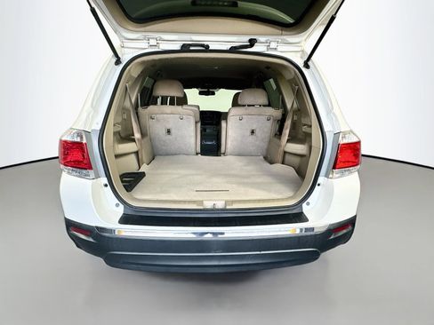 Used 2013 Toyota Highlander 4WD w/ Cold Weather Pkg image 29