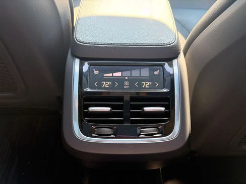 Used 2016 Volvo XC90 T6 Momentum w/ Momentum Plus Package AWD/4WD image 25