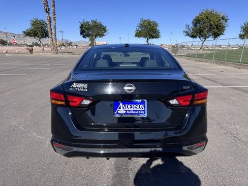 Used 2024 Nissan Altima 2.5 SV image 4
