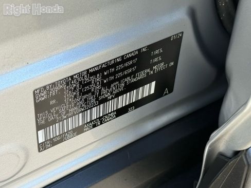 Used 2024 Toyota RAV4 XLE FWD image 34
