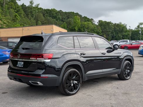 Used 2025 Volkswagen Atlas SE w/ Black Wheel Package AWD/4WD image 9