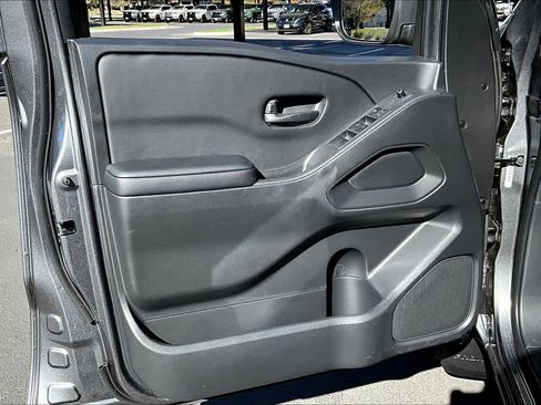 New 2026 Nissan Frontier SV image 10