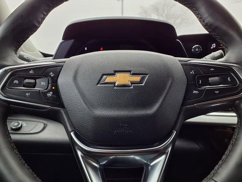 Used 2025 Chevrolet Trax LT w/ LT Convenience Package image 14