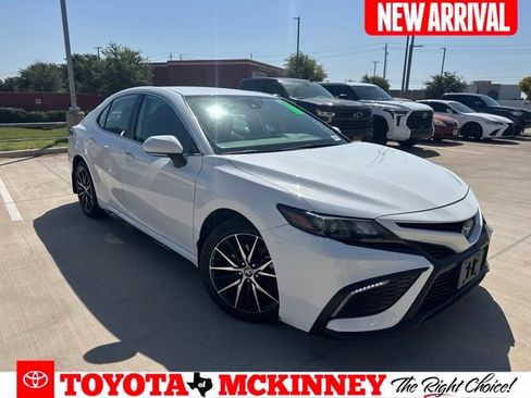 Used 2023 Toyota Camry SE w/ Convenience Package FWD image 1
