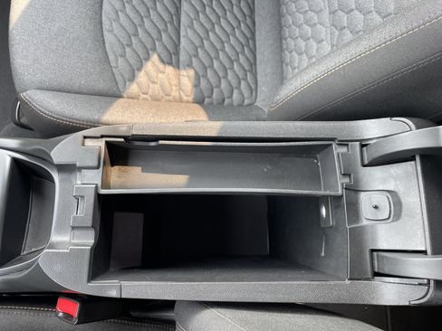 Used 2020 Chevrolet Equinox LT FWD image 39