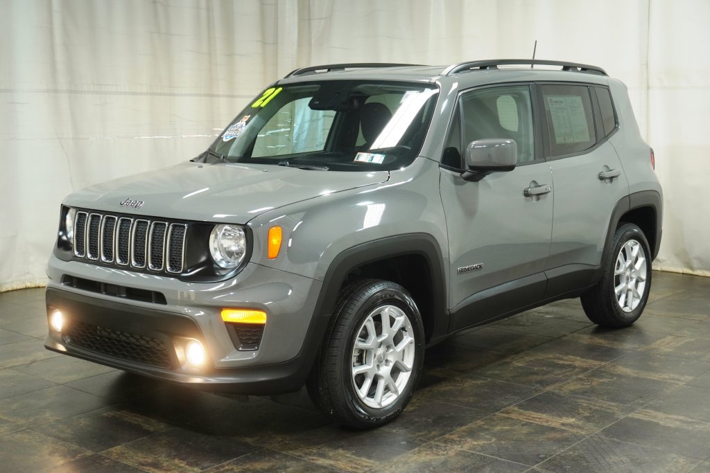 Used 2021 Jeep Renegade Latitude w/ Convenience Group AWD/4WD image 2