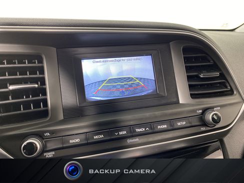 Used 2019 Hyundai Elantra SE w/ Cargo Package image 2