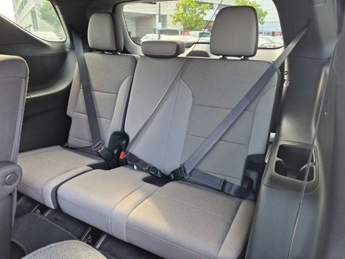 Used 2025 Chevrolet Traverse LT FWD image 20
