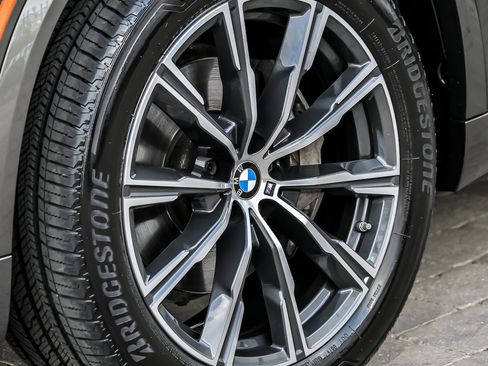 Used 2024 BMW X5 xDrive40i w/ M Sport Package AWD/4WD image 9