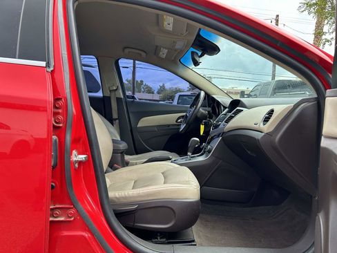 Used 2015 Chevrolet Cruze LT image 29