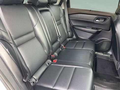 Used 2023 Nissan Rogue SV w/ SV Premium B Package image 19