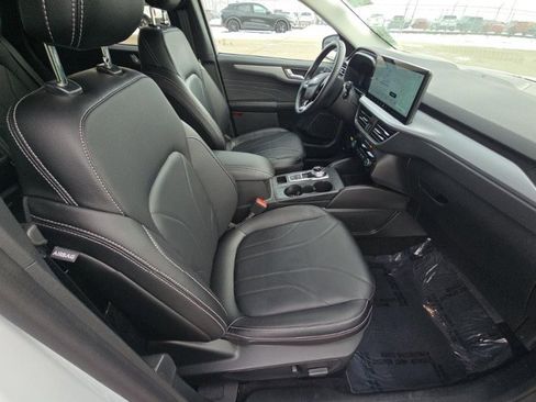 Used 2025 Ford Escape Platinum w/ Premium Technology Package image 5