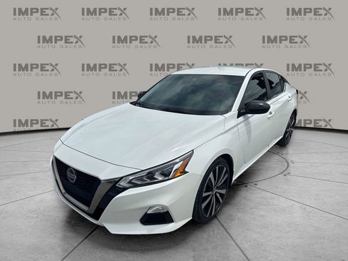 Used 2021 Nissan Altima 2.5 SR FWD image 1