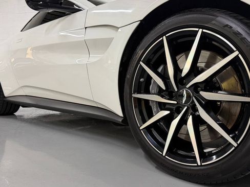 Used 2019 Aston Martin V8 Vantage Coupe RWD image 7