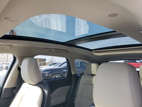 New 2026 Lincoln Corsair Premiere image 11