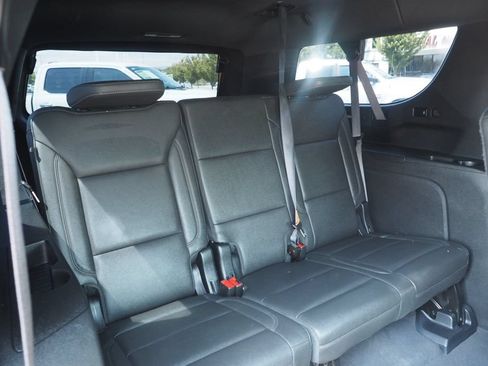 Used 2024 Chevrolet Suburban Z71 w/ Luxury Package AWD/4WD image 20