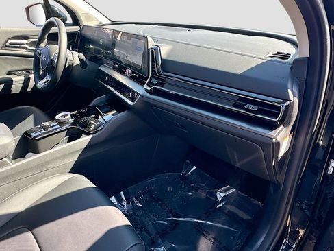 Certified 2025 Kia Sportage EX w/ EX Premium Package image 28