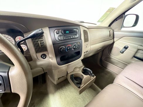 Used 2005 Dodge Ram 1500 Truck ST w/ ST Value Group image 25