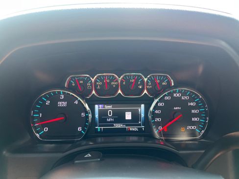 Used 2018 GMC Sierra 2500 SLE w/ HD SLE Preferred Plus Package AWD/4WD image 19