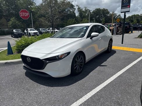 Used 2019 MAZDA MAZDA3 Hatchback w/ Preferred Package FWD image 9