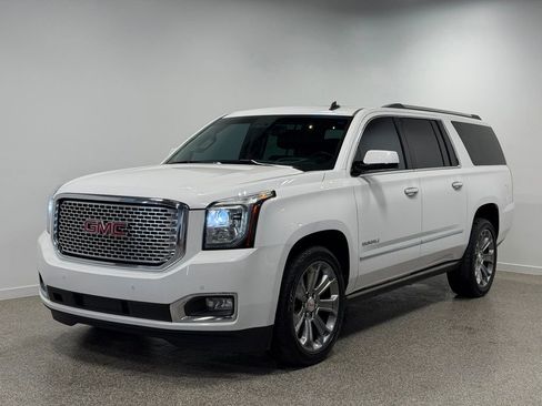 Used 2015 GMC Yukon XL Denali w/ Touring Package AWD/4WD image 1