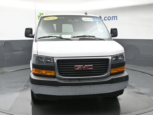 Used 2024 GMC Savana 2500 w/ Driver Convenience Package image 4