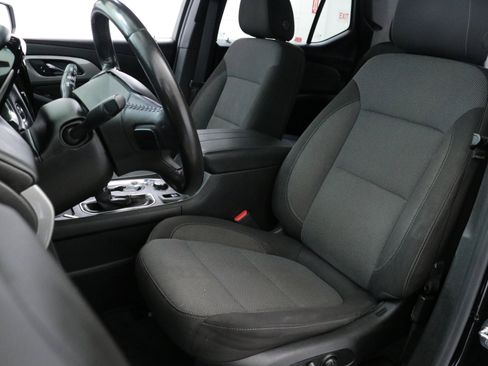 Used 2022 Chevrolet Traverse LT image 23