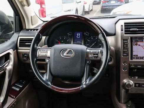 Used 2018 Lexus GX 460 Premium w/ Premium Package AWD/4WD image 22