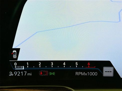 Used 2024 Cadillac Escalade Premium Luxury image 13