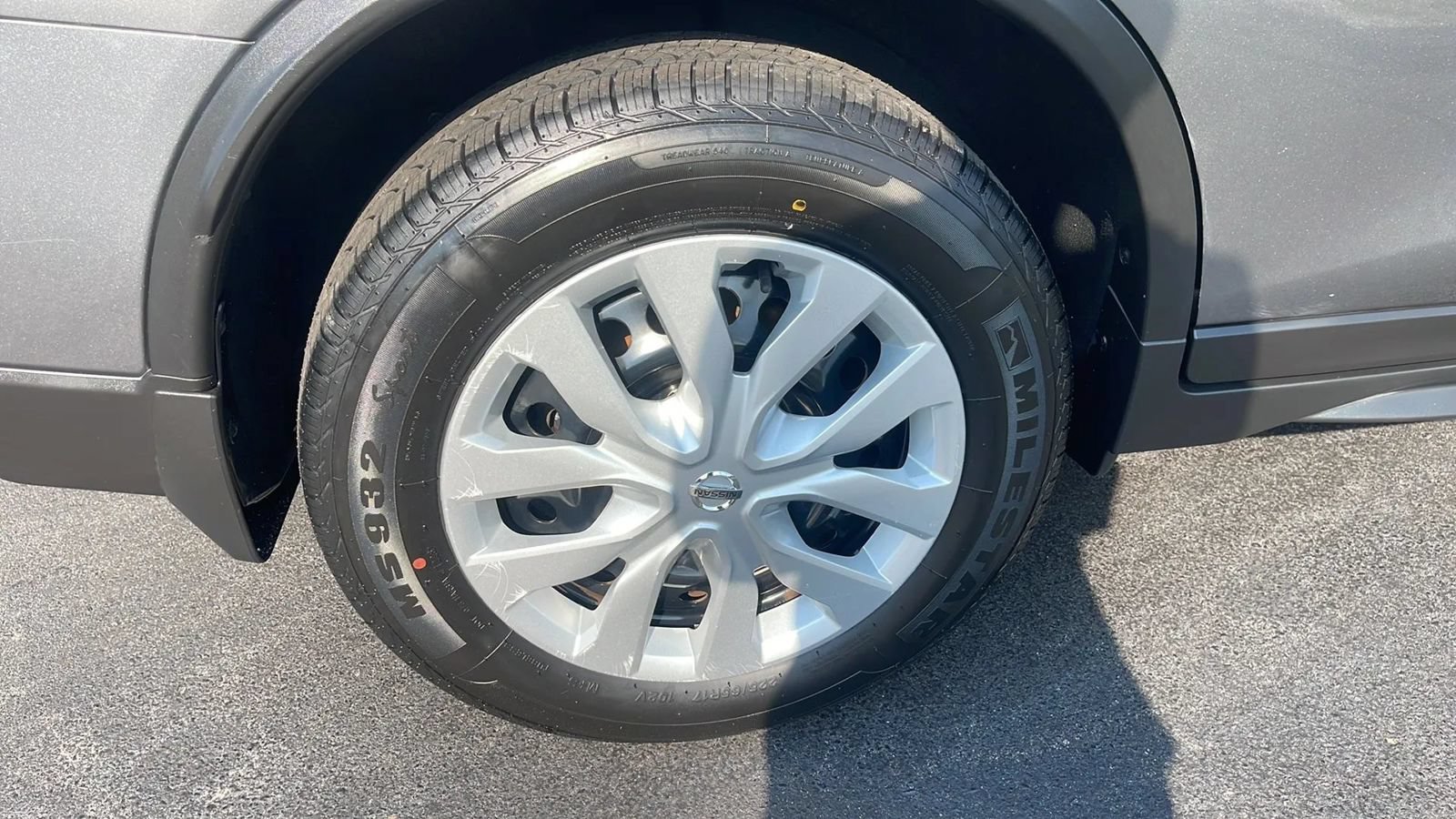 Used 2017 Nissan Rogue S w/ S Appearance Package FWD image 27