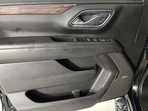 Used 2023 Chevrolet Tahoe Z71 w/ Luxury Package AWD/4WD image 17